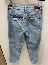 Ladda upp bild till gallerivisning, Dam jeans Hollister storlek S
