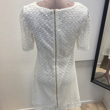 Ladda upp bild till gallerivisning, Dam klänning vit stockhlm storlek 38
