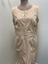 Ladda upp bild till gallerivisning, Steilmann Dam klänning beige storlek L
