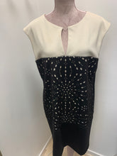 Ladda upp bild till gallerivisning, Sandra Darren Dam klänning storlek L
