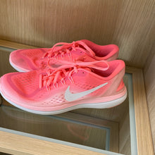 Ladda upp bild till gallerivisning, Dam skor rosa Nike Storlek 42,5
