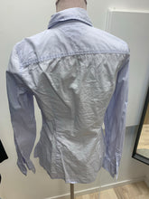 Ladda upp bild till gallerivisning, Tommy Hilfiger skjorta ljusblå storlek 40
